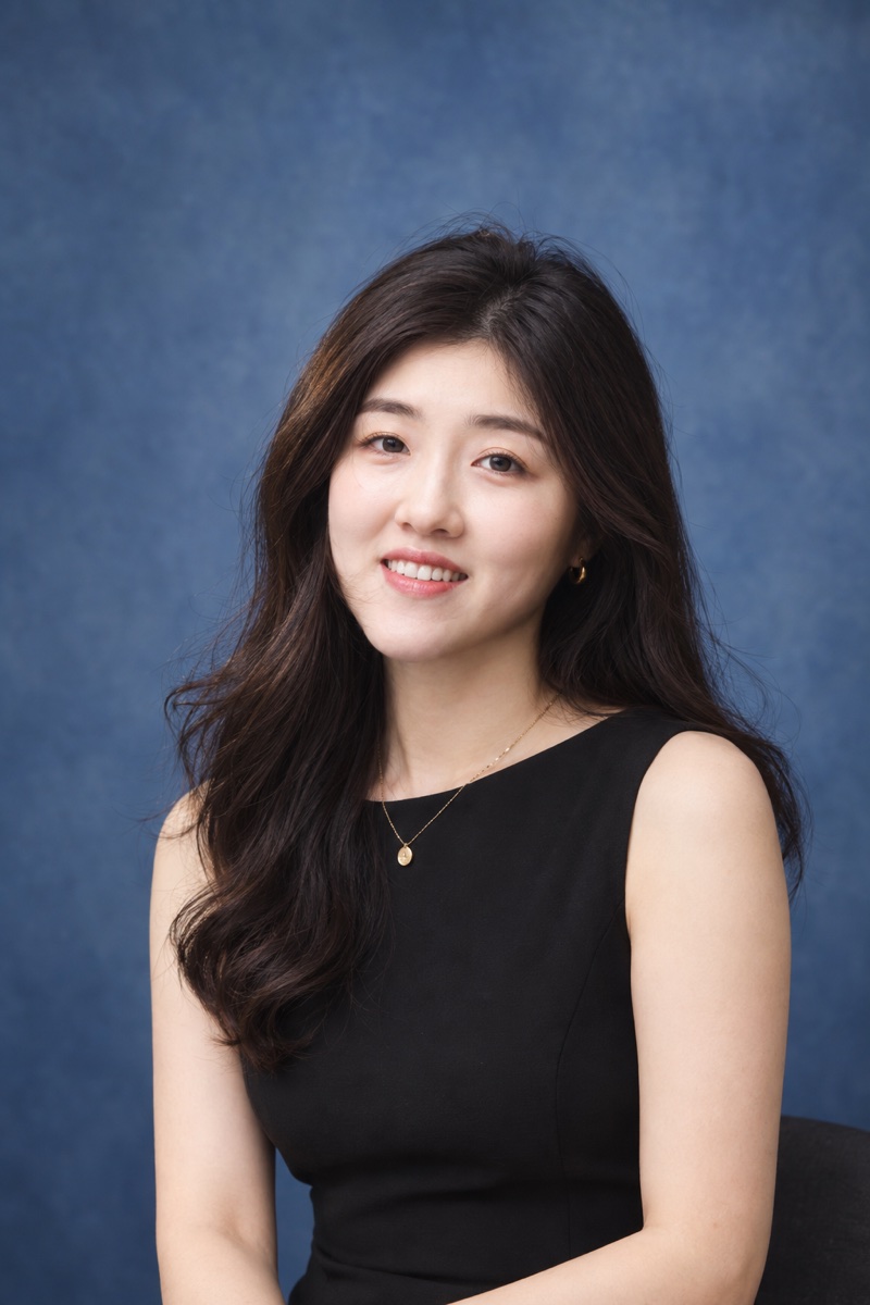 Professional portrait of Zeng Xin
